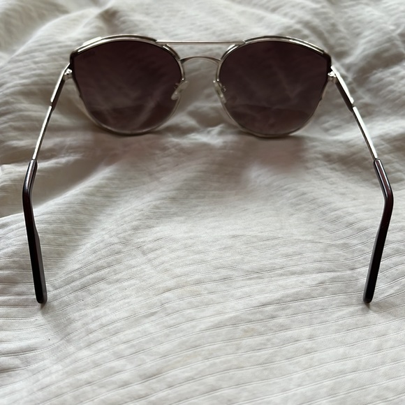Quay Australia Sunglasses - Picture 3 of 5